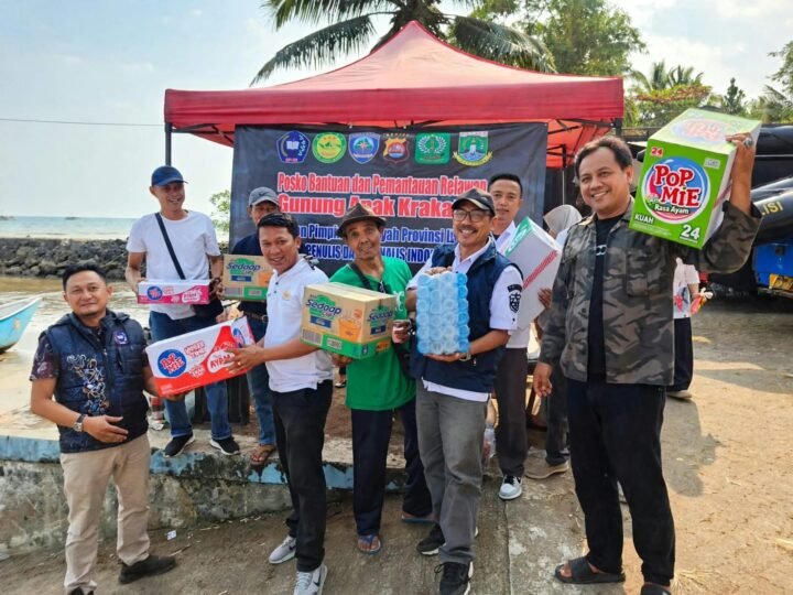 IPJI Serahkan Bantuan Makanan dan Minuman di Posko Pemantauan Marina Carita