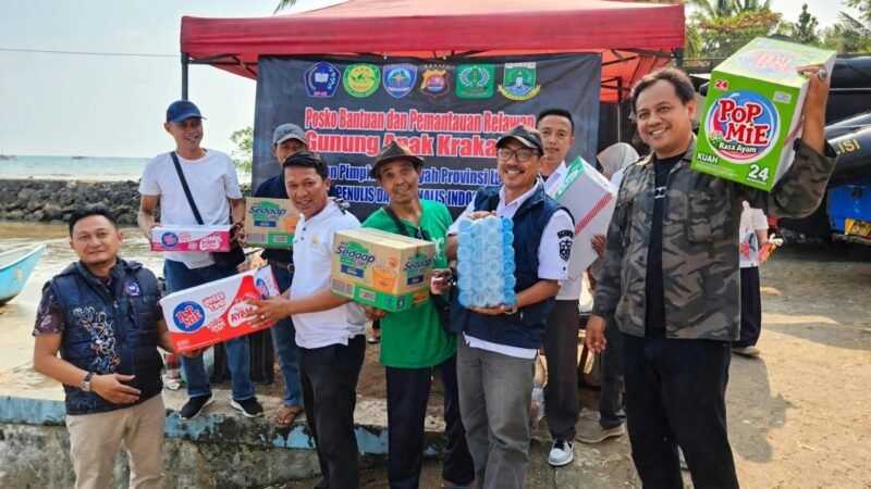 IPJI Serahkan Bantuan Makanan dan Minuman di Posko Pemantauan Marina Carita