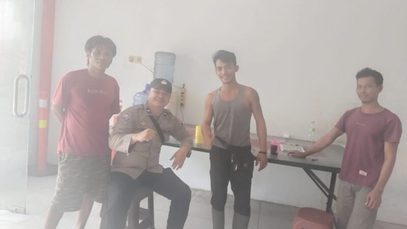 Cuaca Berubah, Pengabdian Tetap Menyala: Polsubsektor Jelimpo Sambangi Warga Cegah Karhutla