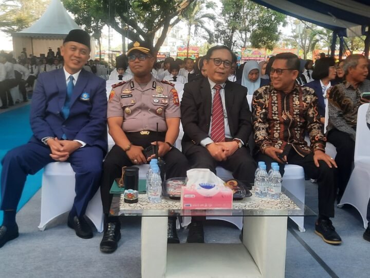 Kapolsek Tamalate Hadiri Dies Natalis ke-35 Poltekpar Makassar, Saksikan Pagelaran tarian Etnis lagu Bugis Makassar.