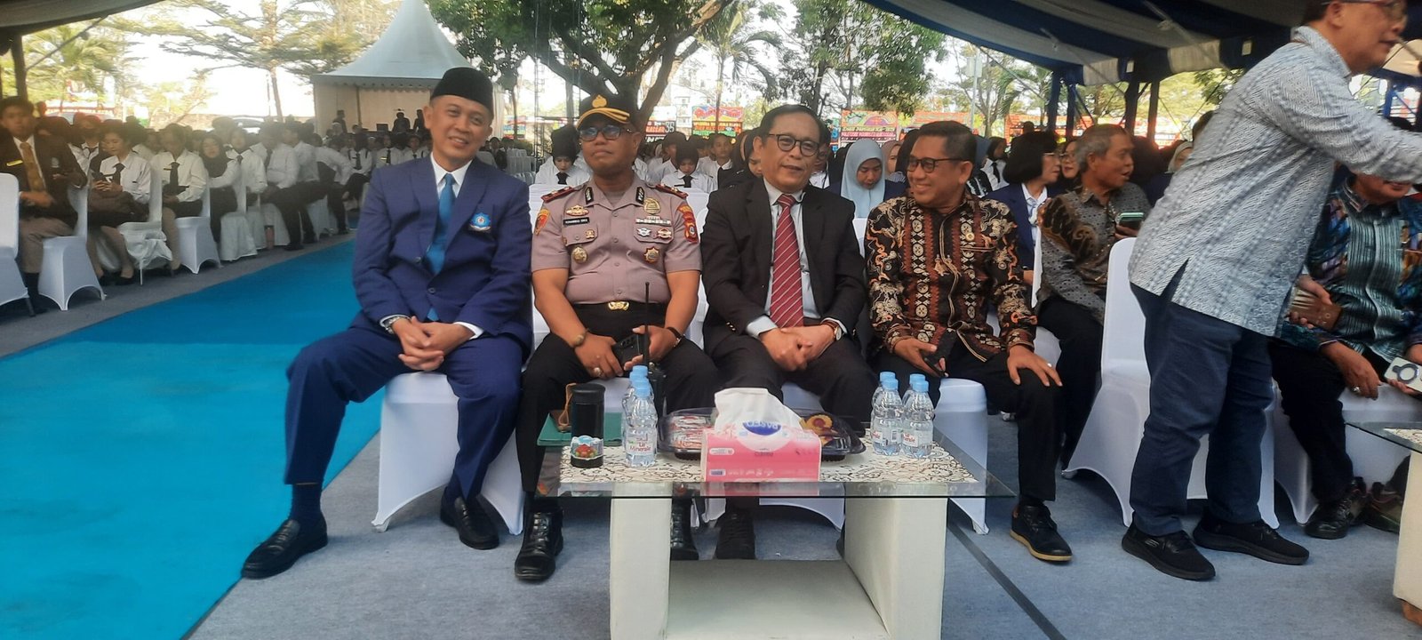 Kapolsek Tamalate Hadiri Dies Natalis ke-35 Poltekpar Makassar, Saksikan Pagelaran tarian Etnis lagu Bugis Makassar.