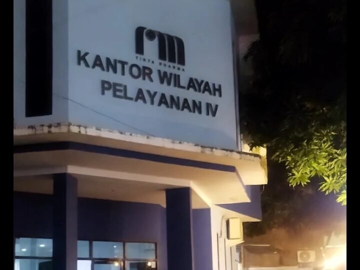 PDAM WILAYAH I ANDALAS TANGGAPI KELUHAN AIR BERBAU: METERAN JADI DASAR TAGIHAN, PELANGGAN MENGELUH AIR TAK LAYAK PAKAI