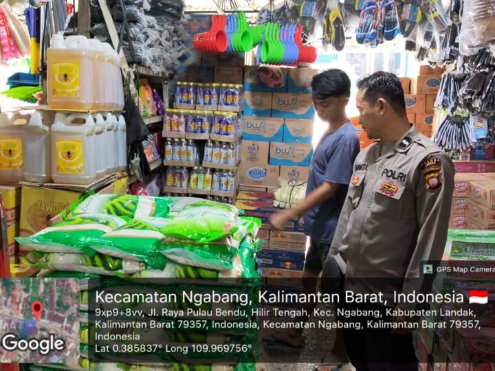 Sambangi Toko Kelontong, Polisi Ngabang Ingatkan Karyawan Tingkatkan Kewaspadaan terhadap Kejahatan