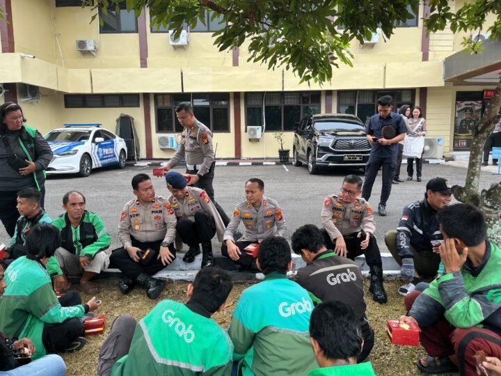 Peringati HUT Lalu Lintas ke-71, Polres Lubuk Linggau Menggelar Inisiatif Silaturahmi Yang Merakyat dan Humanis