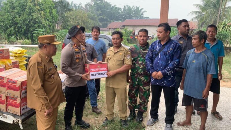 WARGA TERDAMPAK PUTING BELIUNG, POLRI DAN FORKOPIMCAM TURUN LANGSUNG BERIKAN BANTUAN”