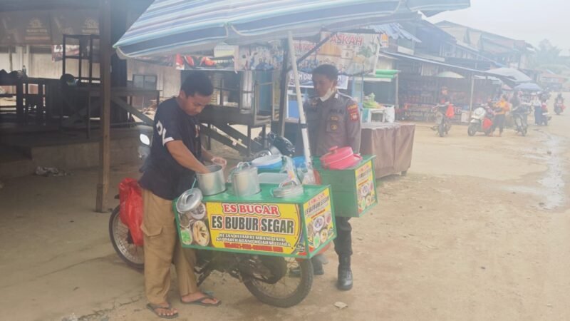 Patroli Siang, Polisi Sengah Temila Ingatkan Penjual Es Keliling Utamakan Keselamatan