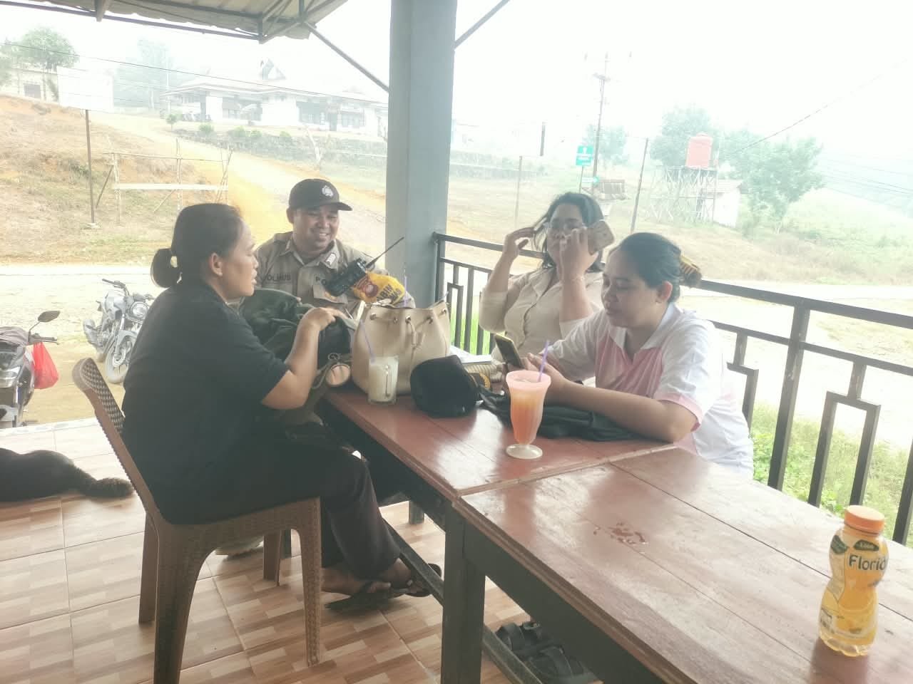 Bertemu Warga Saat Patroli, Polisi Meranti Ingatkan Bahaya Pembakaran Lahan