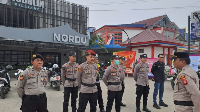 Polres Landak Amankan Riding Komunitas Motor Anniversary 1 Tahun Caffe Nordu