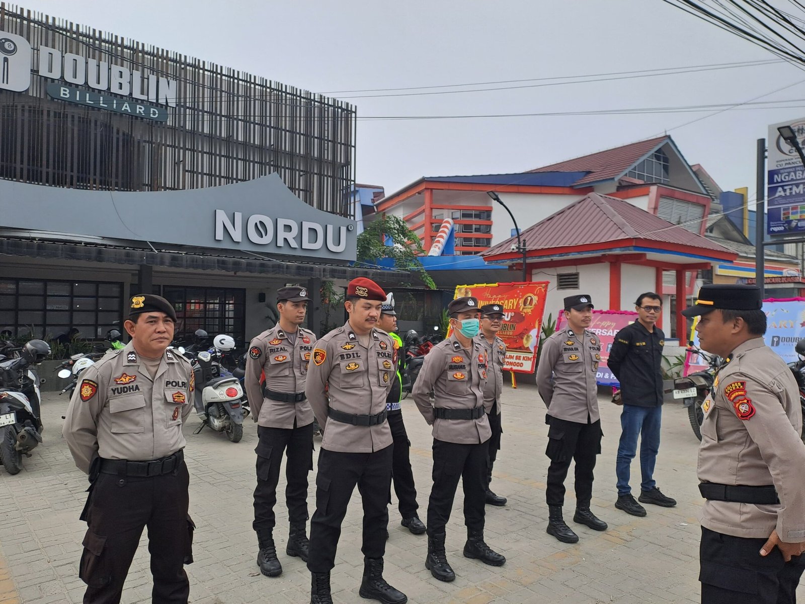 Polres Landak Amankan Riding Komunitas Motor Anniversary 1 Tahun Caffe Nordu