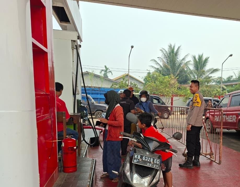 Polisi Turun Langsung ke Lapangan, Sapa Warga dan Pantau Keamanan SPBU