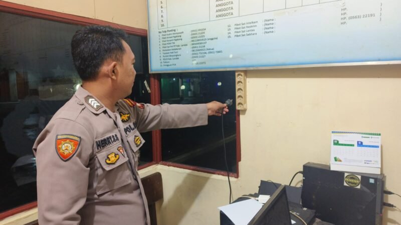 Samapta Polsek Menyuke Rutin Cek Instalasi Listrik Cegah Kebakaran Mako Polsek
