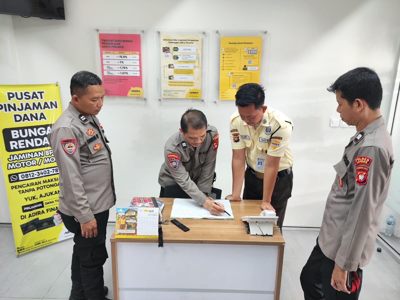 Sat Binmas Polres Landak Cek Uniform dan Kelengkapan Satpam di Sejumlah Perbankan dan Perusahaan Pulau Bendu