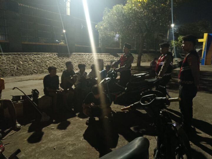 Sat Samapta Polres Lubuk Linggau Melaksanakan Kegiatan Patroli Sekaligus Pendekatan dan Komunikatif di Tengah Masyarakat