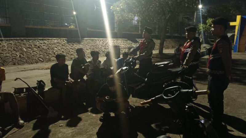 Sat Samapta Polres Lubuk Linggau Melaksanakan Kegiatan Patroli Sekaligus Pendekatan dan Komunikatif di Tengah Masyarakat