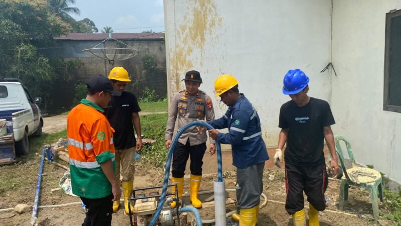 Tak Sekadar Menjaga Kamtibmas, Polsek Mempawah Hulu Hadirkan Akses Air Bersih untuk Warga”