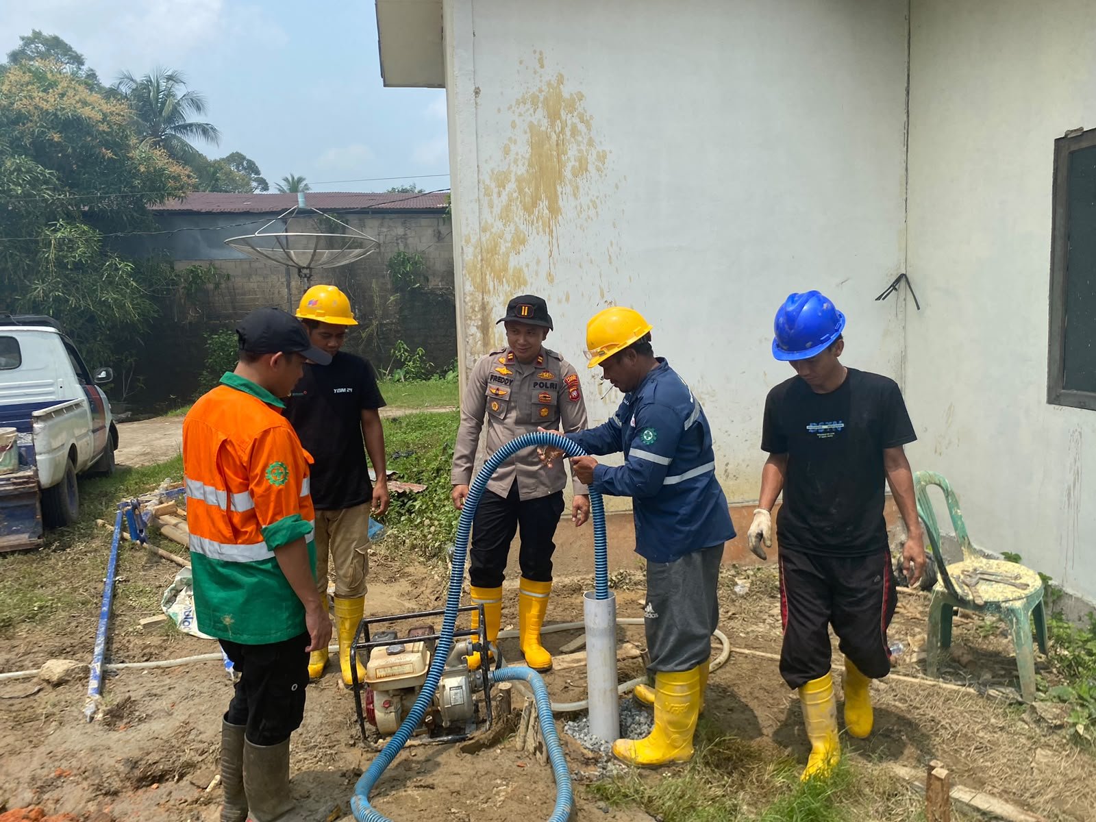 Tak Sekadar Menjaga Kamtibmas, Polsek Mempawah Hulu Hadirkan Akses Air Bersih untuk Warga”