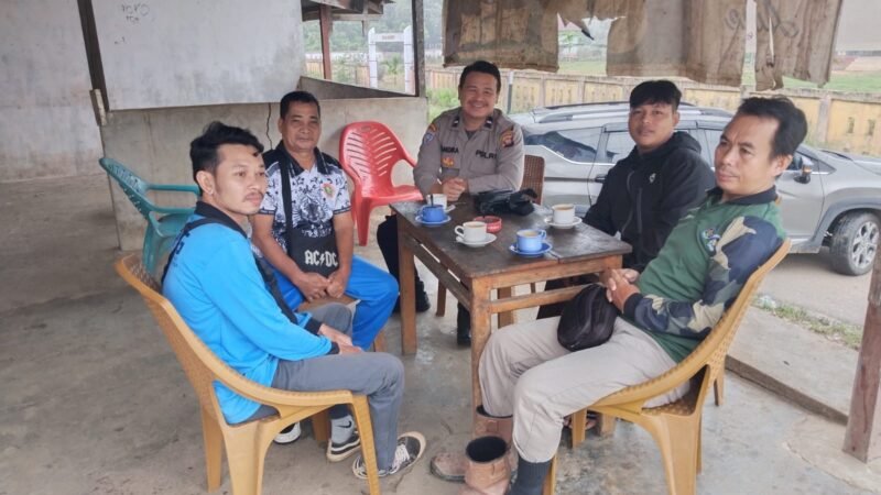 Secangkir Kopi Jadi Jembatan Keakraban, Polisi Ajak Warga Bersama Cegah Karhutla