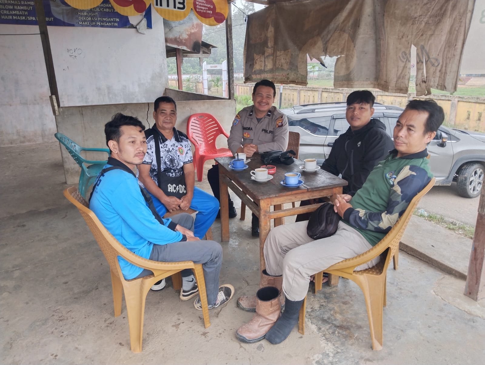 Secangkir Kopi Jadi Jembatan Keakraban, Polisi Ajak Warga Bersama Cegah Karhutla