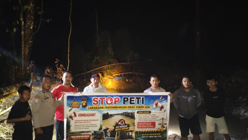 PETI Jadi Sorotan, Polsek Ngabang dan Pemerintah Kecamatan Sisir Pak Mayam Dan Pasang Banner ” STOP PETI “