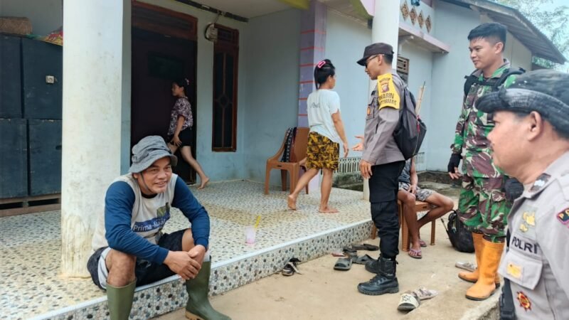 SINERGITAS TNI POLRI PATROLI KAMTIBMAS DI SIANG HARI, SAMPAIKAN PESAN KAMTIBMAS KEPADA MASYARAKAT