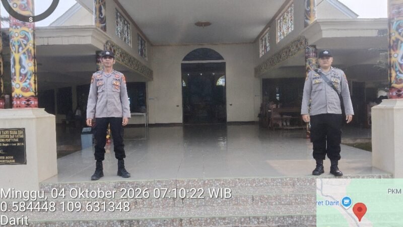 Samapta Polsek Menyuke Lakukan Pengamanan Misa Hari Minggu