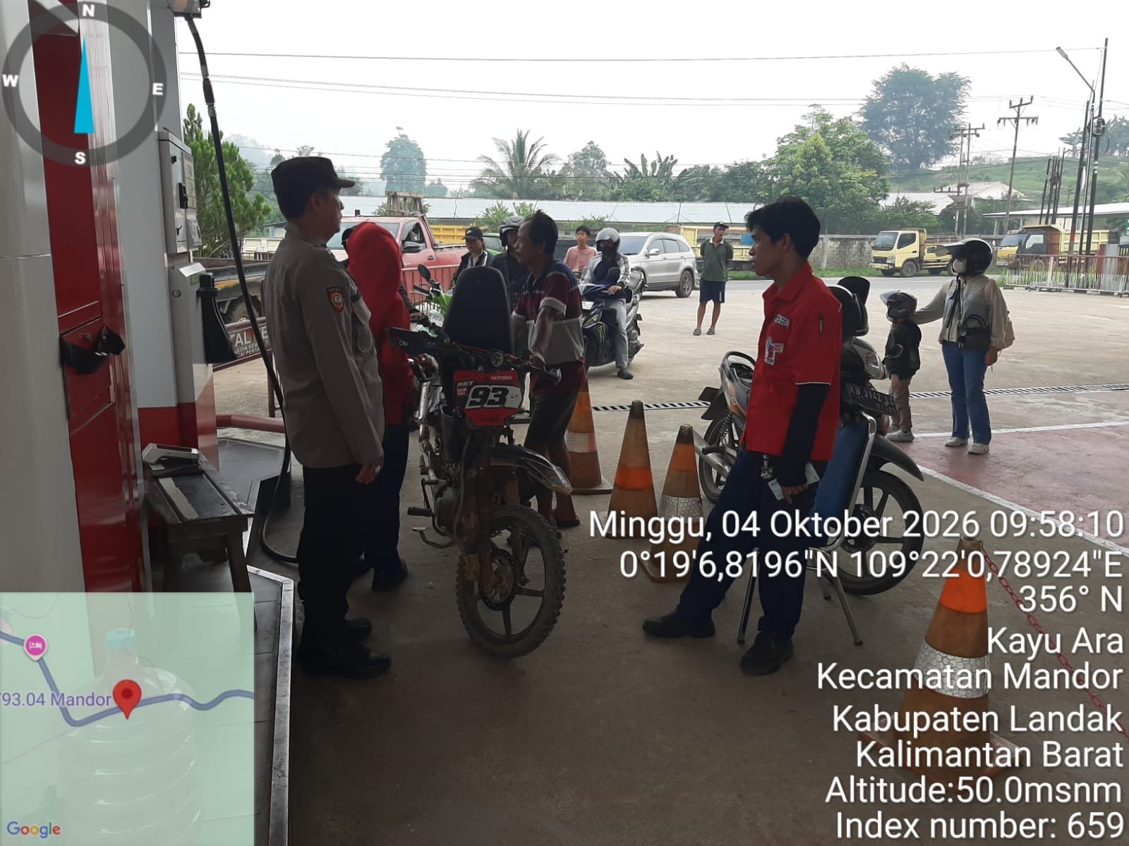 Polisi Hadir di Tengah Antrean SPBU, Warga Diimbau Tetap Tertib dan Waspada