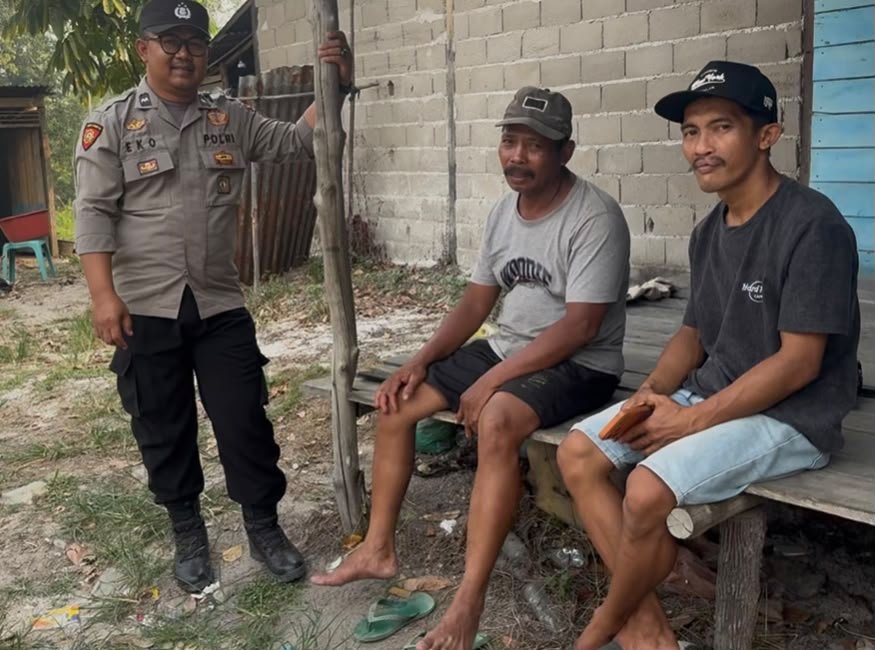 Jangan Tergiur! Polisi Sungai Tebelian Temui Warga Saat Patroli, Pinjol Jadi Peringatan