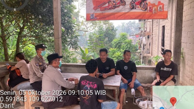 Ajak Warga Jaga Kamtibmas Saat Samapta Polsek Menyuke Laksanakan Patroli Siang