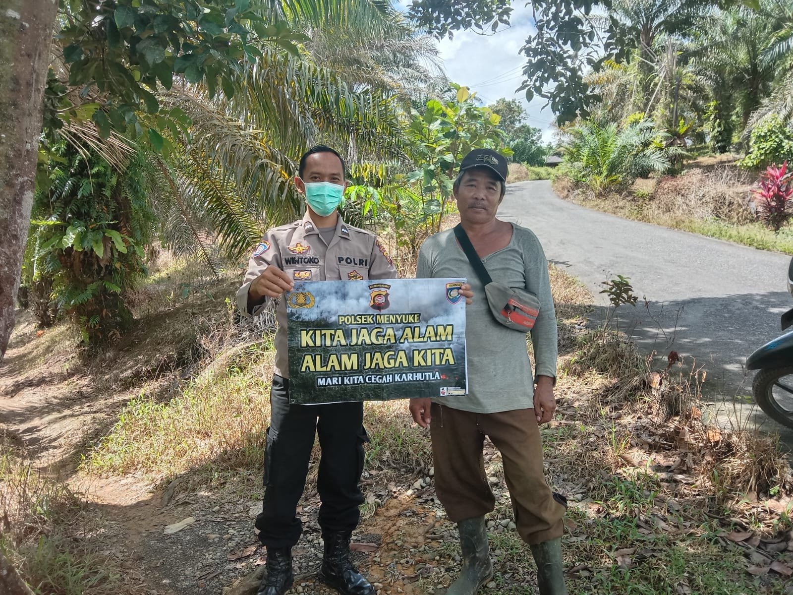 Polsek Menyuke melalui Sosialisasi, Warga Diajak Antisipasi Karhutla   