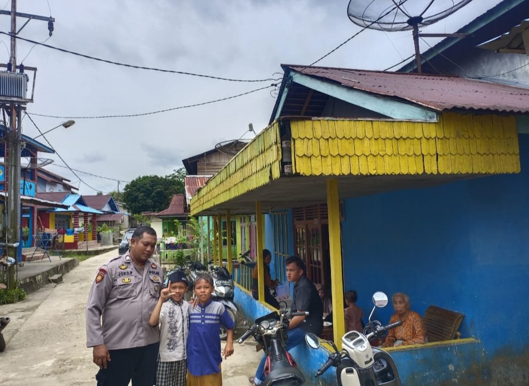 Polisi Sahabat Anak, Polsek Kuala Behe Bangun Kedekatan dengan Generasi Penerus