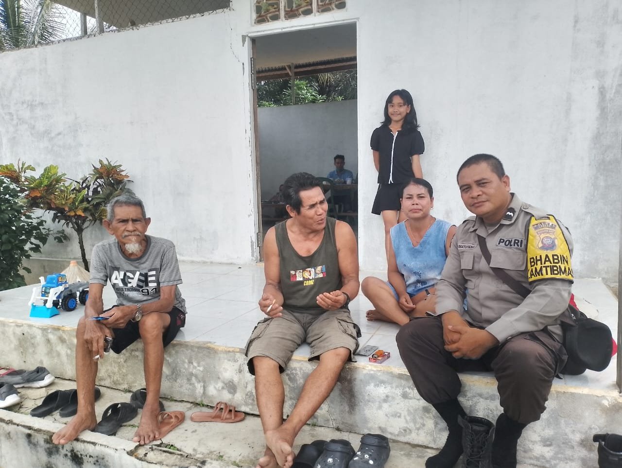 Ciptakan Rasa Aman di Tengah Masyarakat, Bhabinkamtibmas Kuala Behe Gencarkan Sambang Warga