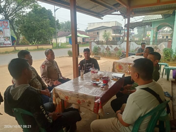 “Cegah Api Sebelum Membesar, Aiptu Parluhutan Sambangi Warga Ingatkan Bahaya Karhutla”