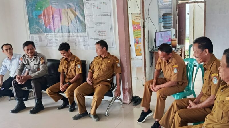 Edukasi Warga, Polsek Menjalin Ingatkan Bahaya Membakar Lahan Sembarangan