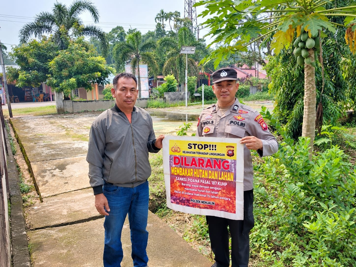 Polsek Menjalin Gencarkan Patroli dan Imbauan Karhutla, Ajak Warga Cegah Kebakaran Sejak Dini