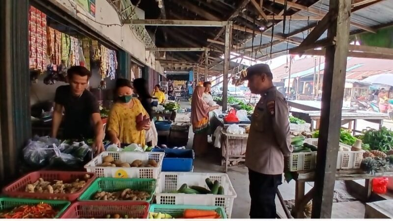 Cegah Praktik Pungli, Polsek Mandor Gencarkan Patroli Siang di Pasar Sayur, Warga dan Pedagang Diimbau Tetap Waspada
