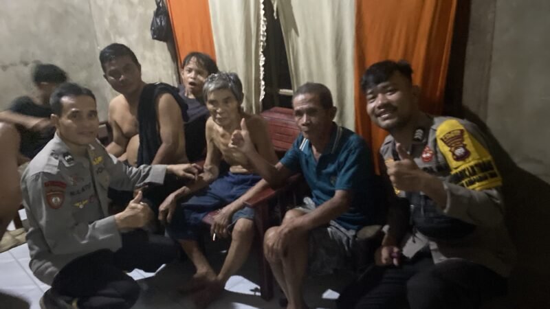 Respons Cepat Polsek Mempawah Hulu Bersama Warga, Lansia 80 Tahun yang Hilang di Hutan Berhasil Ditemukan