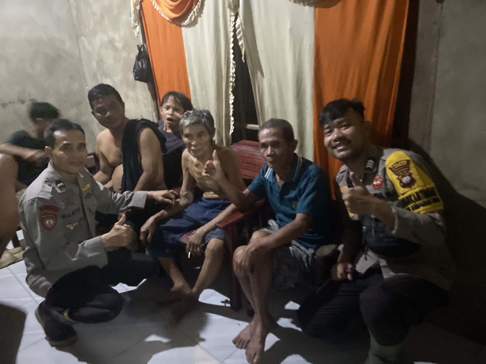 Respons Cepat Polsek Mempawah Hulu Bersama Warga, Lansia 80 Tahun yang Hilang di Hutan Berhasil Ditemukan