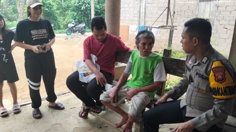 Sentuhan Humanis Polri, Polsek Mempawah Hulu Pastikan Kesehatan Lansia yang Ditemukan di Hutan