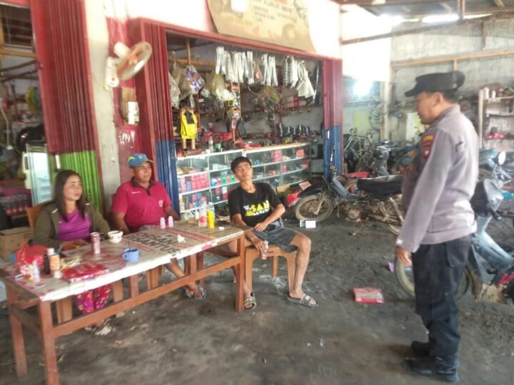 Humanis dan Peduli! Patroli Siang Polsek Kuala Behe Hadir Menyapa Warga, Cegah Kejahatan