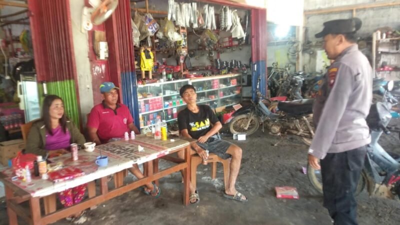 Humanis dan Peduli! Patroli Siang Polsek Kuala Behe Hadir Menyapa Warga, Cegah Kejahatan