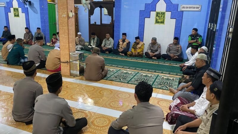 Polres Landak Gelar Safari Subuh Keliling di Masjid Babunnikmah Ngabang, Perkuat Silaturahmi dan Pesan Kamtibmas