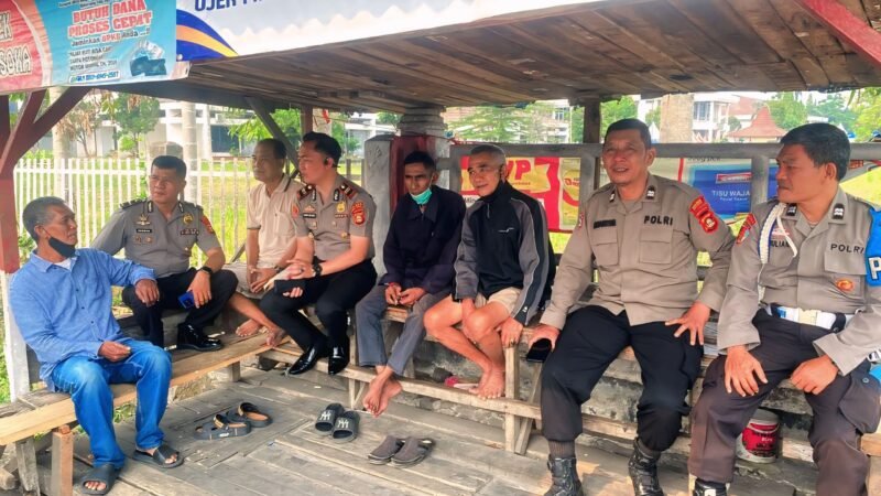 Melaksanakan kegiatan “Kumpul Bersama Masyarakat” Kapolsek Lubuk Linggau Timur I, Membangun Komunikasi Terbuka Dengan Masyarakat