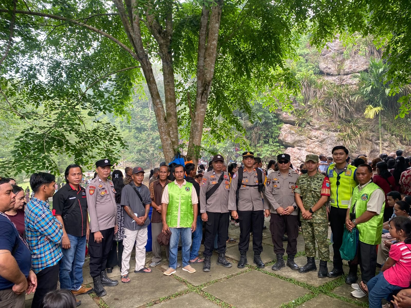 Pengamanan Kegiatan Misa Minggu Kasih Penutupan Bulan Maria di Dusun Bandol Desa Untang
