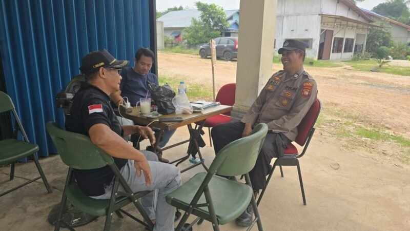 Hadir di Tengah Masyarakat, Polsek Mandor Bangun Kedekatan Lewat Patroli Humanis