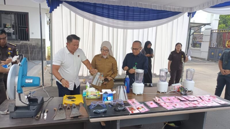 Kejaksaan Negeri Lubuk Linggau Melaksanakan Kegiatan Pemusnahan Barang Bukti Yang Telah Memperoleh Kekuatan Hukum Tetap (Inkracht)